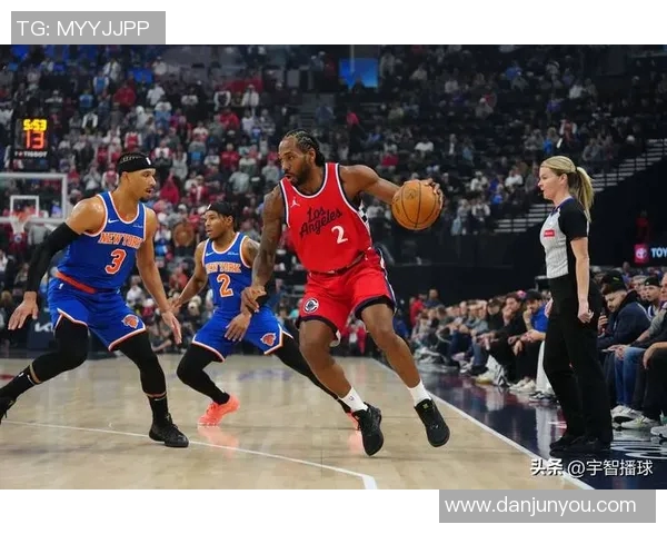 快船与尼克斯对决分析：球队状态战术特点及胜负关键因素探讨