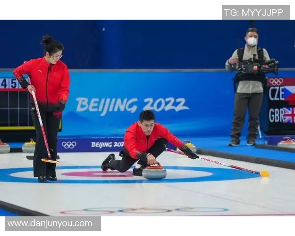 混双冰壶对决韩国与中国的巅峰较量展现冰上智慧与技巧 混双冰壶对决韩国与中国的巅峰较量展现冰上智慧与技巧