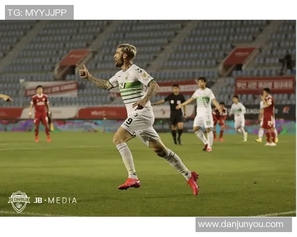 贝弗伦与斯坦德的激烈对决分析及比赛前瞻展望 贝弗伦与斯坦德的激烈对决分析及比赛前瞻展望