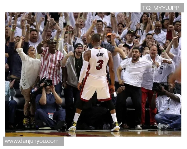 韦德绝杀助热火逆转公牛精彩瞬间回顾与赛后分析 韦德绝杀助热火逆转公牛精彩瞬间回顾与赛后分析