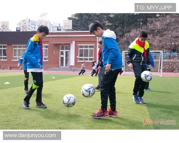 孙兴O的足球传奇之路：从青涩少年到世界级球星的成长历程